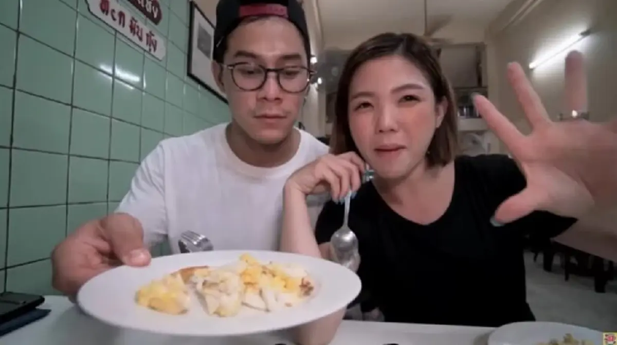 กาย-ฮารุ รีวิวไข่เจียวปูเจ๊ไฝ 6 ปีก่อน ราคา 1,000 พอเช็กบิลถึงกับตกใจ 