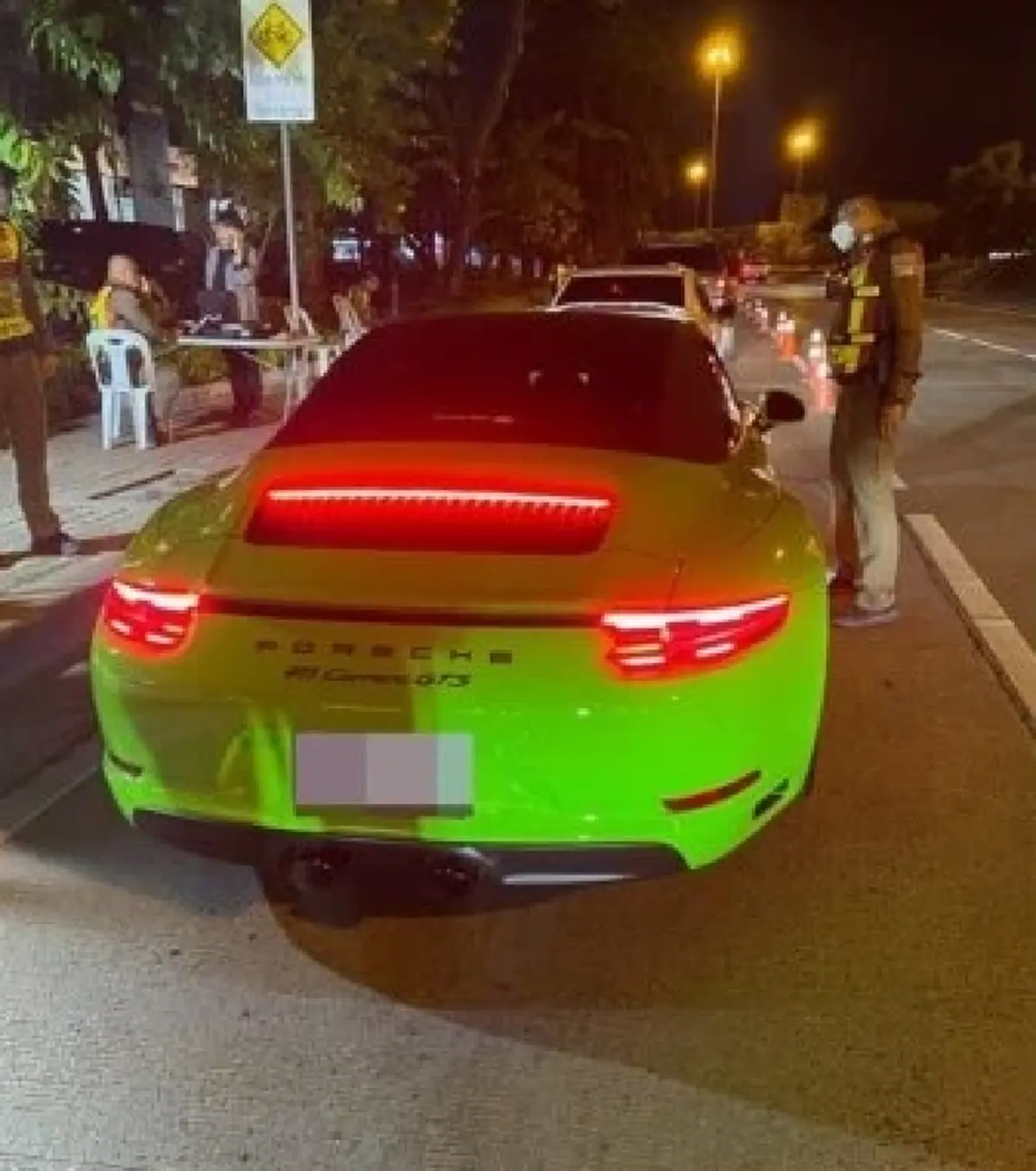 มารี เบรินเนอร์ ขับรถหรูเข้าด่านไม่ยอมเป่า ไฮโซหนุ่ม ท้าต่อยตร.