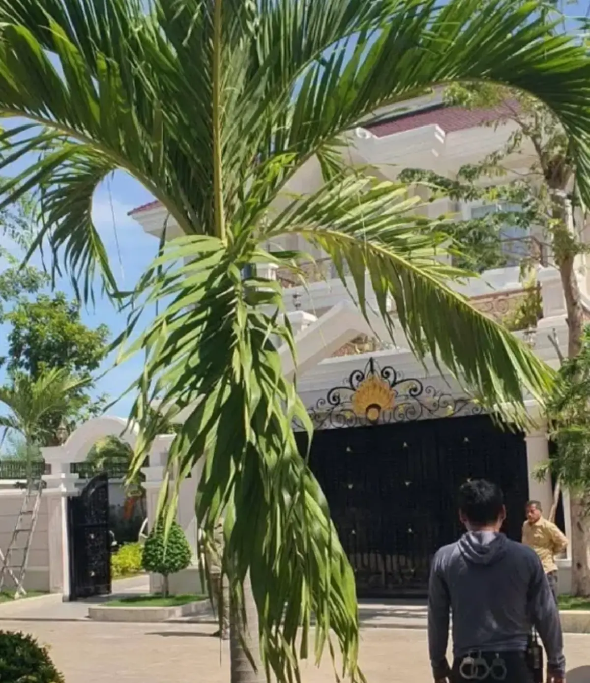 รู้แล้วสาเหตุ "เชง เสร็ยร็วต" แม่ค้าเขมรชื่อดัง โดนรวบคาคฤหาสน์