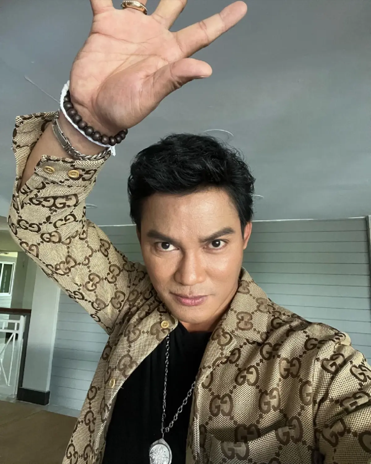 ภาพล่าสุด จา พนม นำทีมมอบเสื้อยืดสนับสนุนทหารชายแดนไทย กัมพูชา