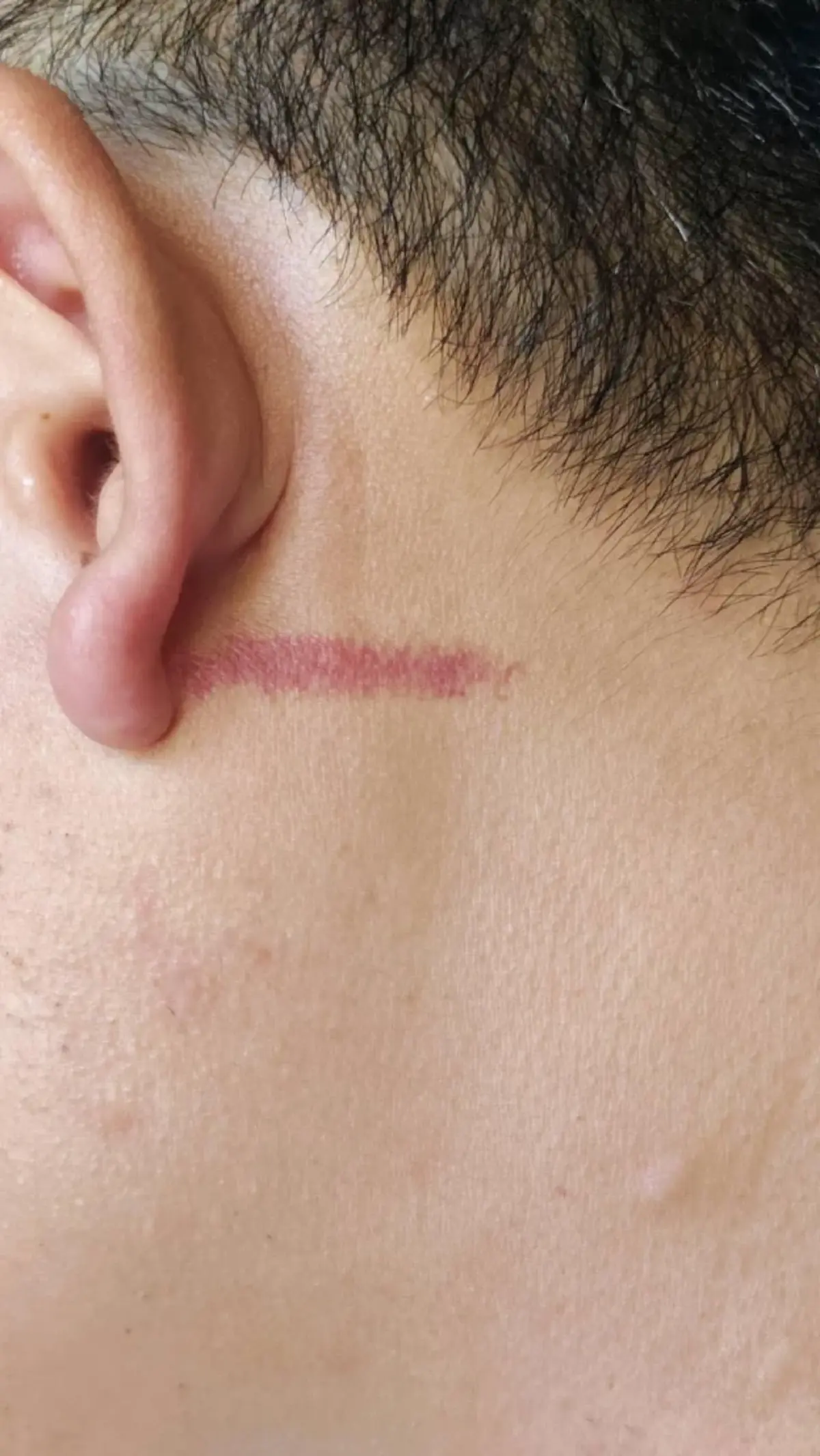 สุดเดือด หนุ่มโดน 20 คน รุมยำกลางร้านดัง รู้สาเหตุยิ่งตกใจ