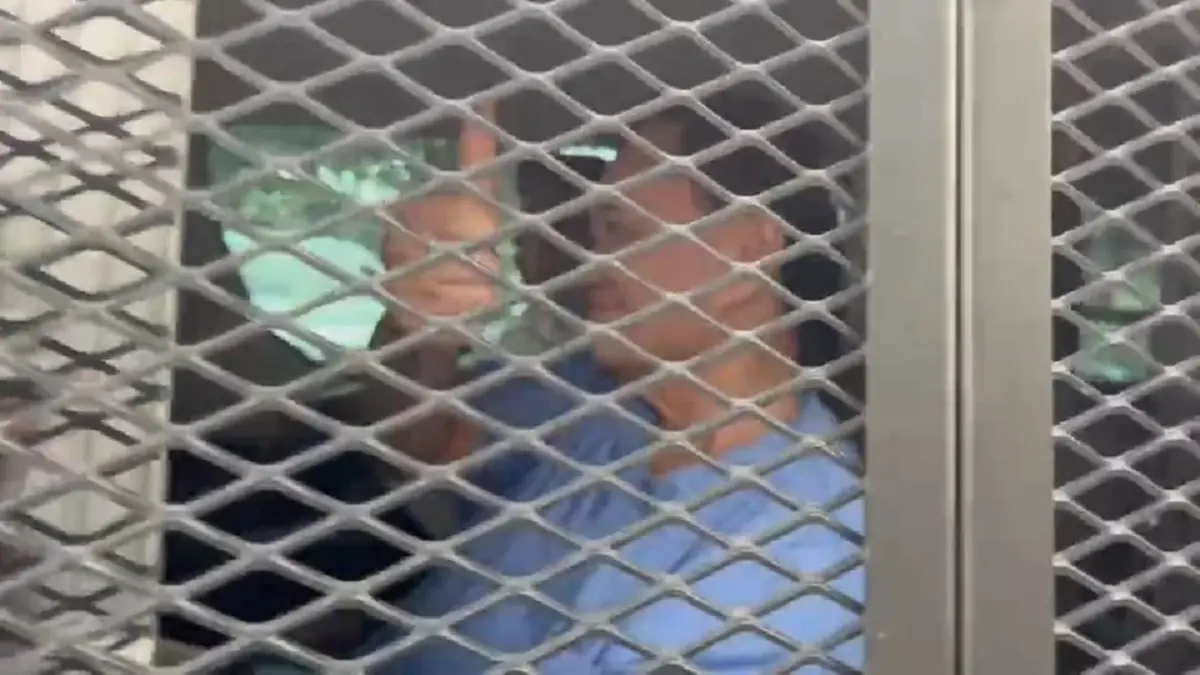 เปิดทะเบียนรถตู้ราชทัณฑ์ ย้าย "ทักษิณ" ไปเรือนจำกลางคลองเปรม