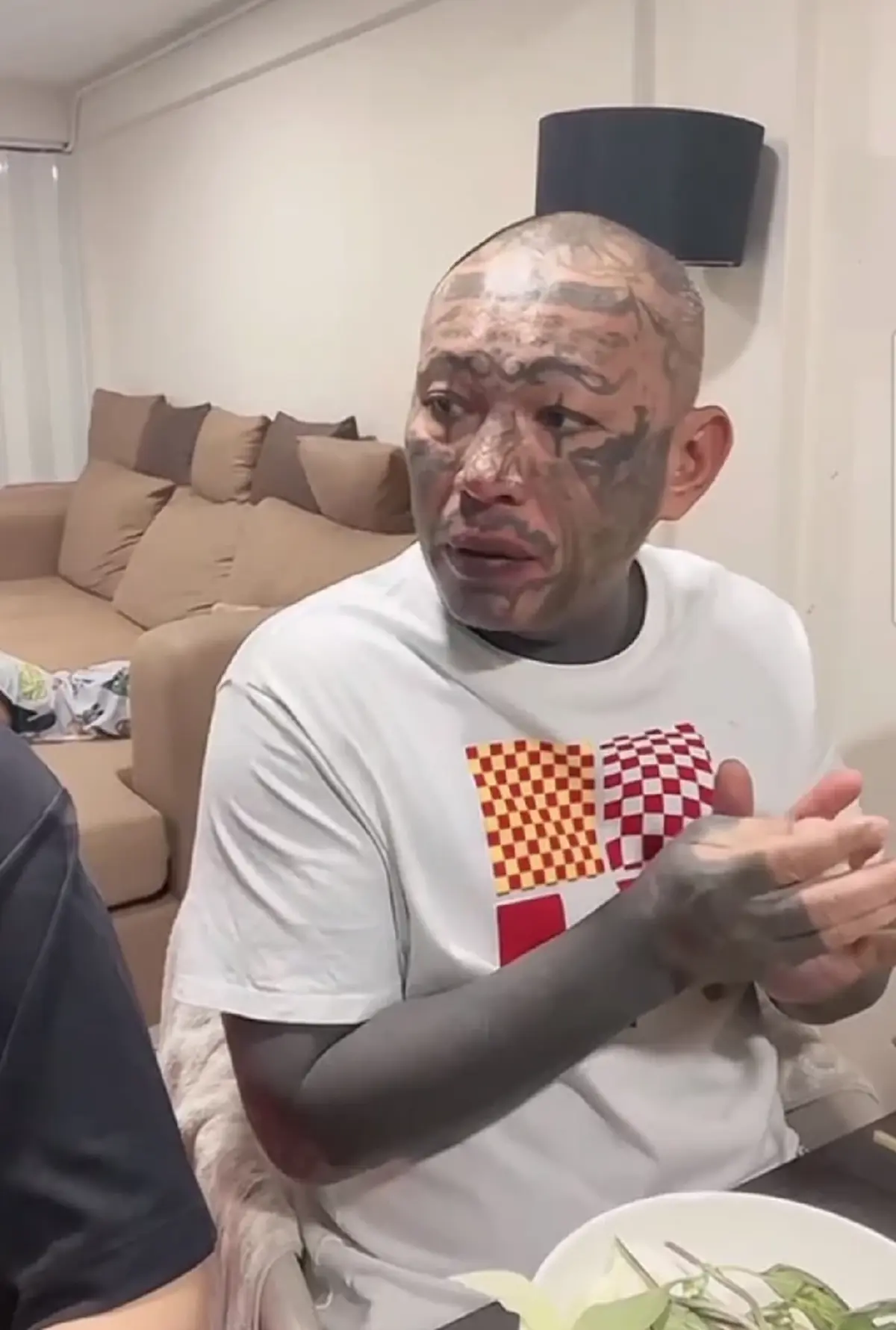 เก่ง ลายพราง แจงปมหลังถูกนักร้องสาวแจ้งความ เหตุตามไปคอนโด