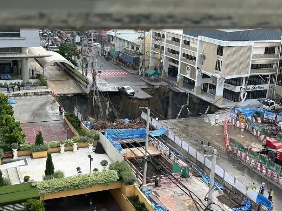 เปิดทะเบียนกระบะ รอดหวุดหวิด ถนนทรุดหน้ารพ.วชิรพยาบาล