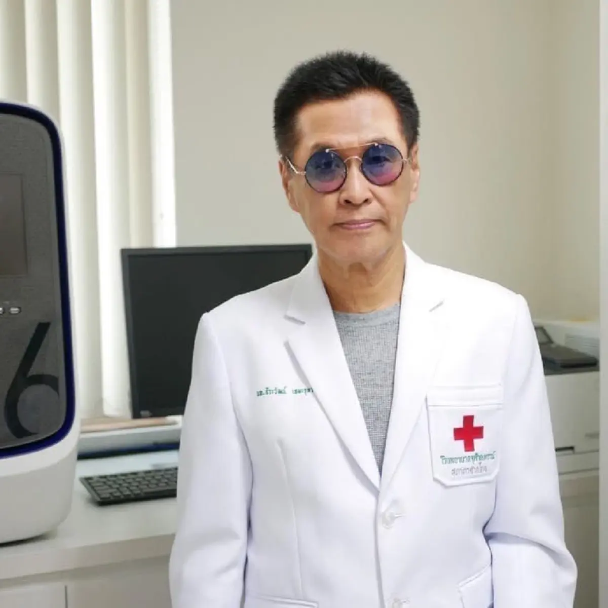 เจอกับตัว "หมอธีระวัฒน์" เล่าเรื่องสุดหลอนตอนสึนามิ ชีวิตหมอ