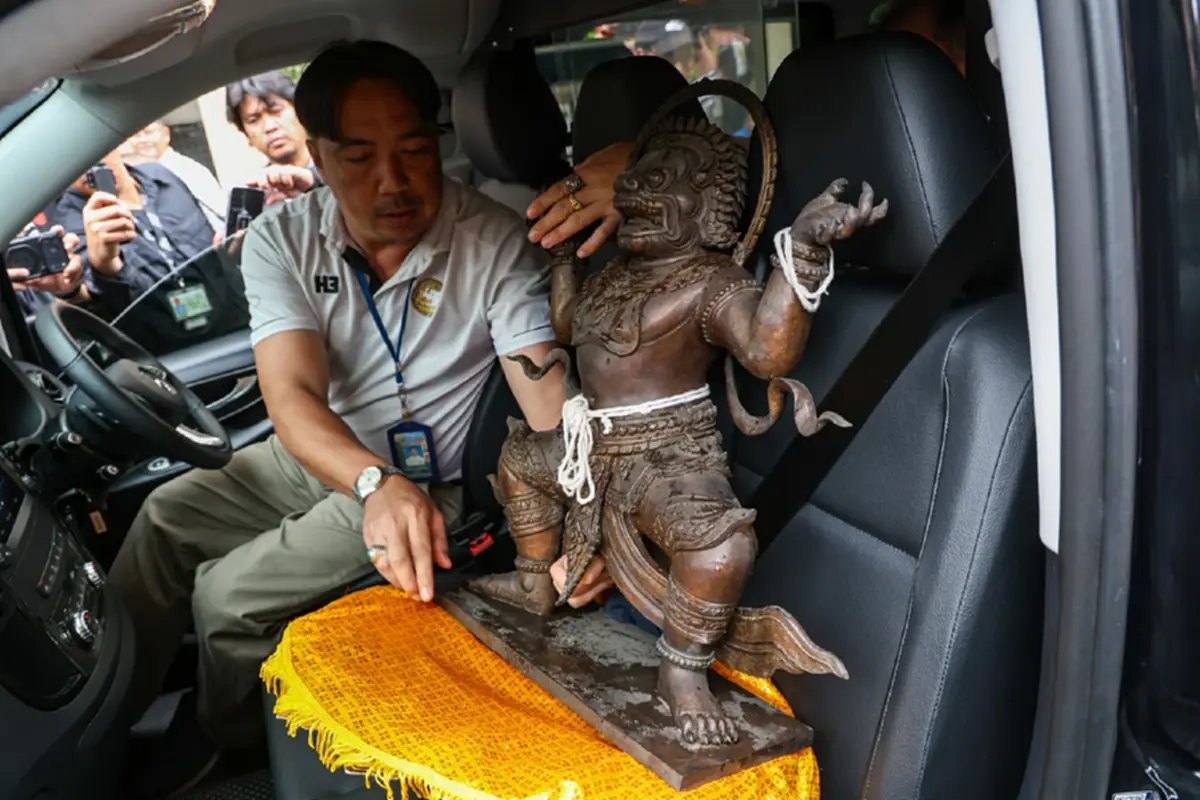 เปิดทะเบียนรถเคลื่อนย้าย "องค์นรสิงห์จำลอง" กลับตึกไทยคู่ฟ้า