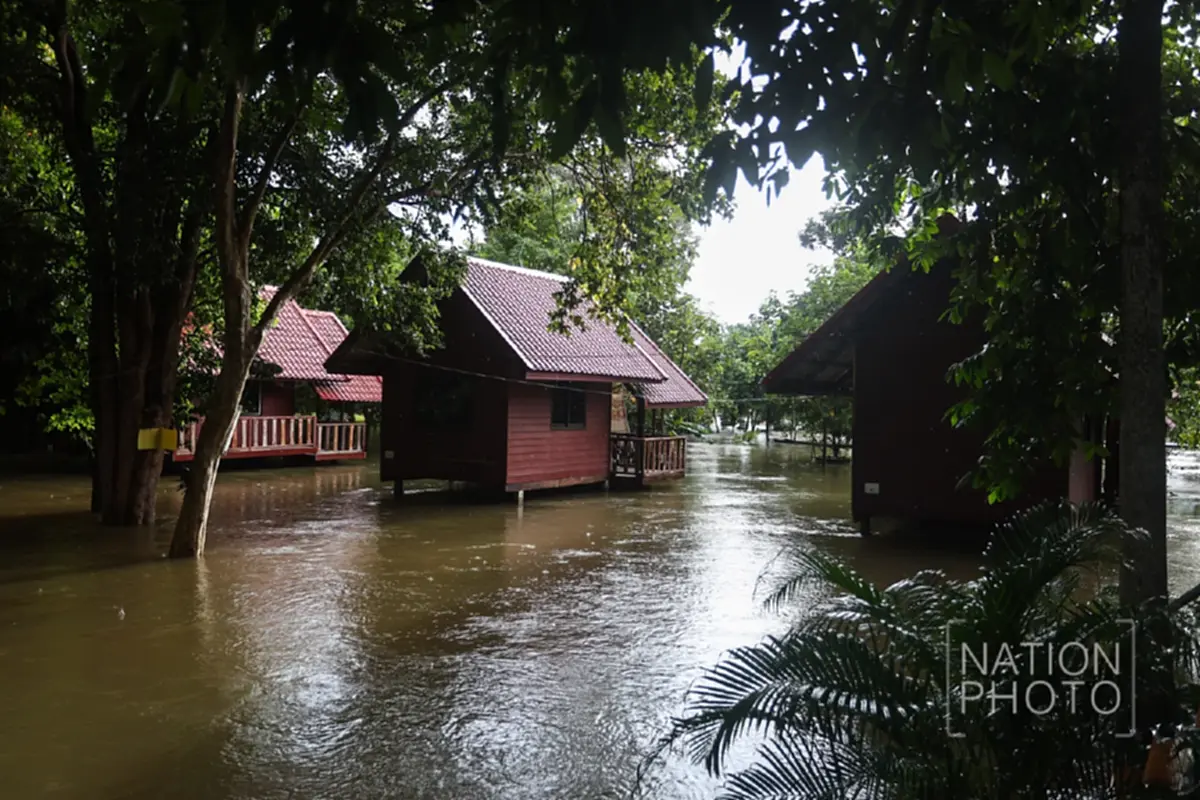 น้ำไหลบ่าท่วมเต็มพื้นที่ “สถานปฏิบัติธรรมสติภาวนาภิรตาราม”