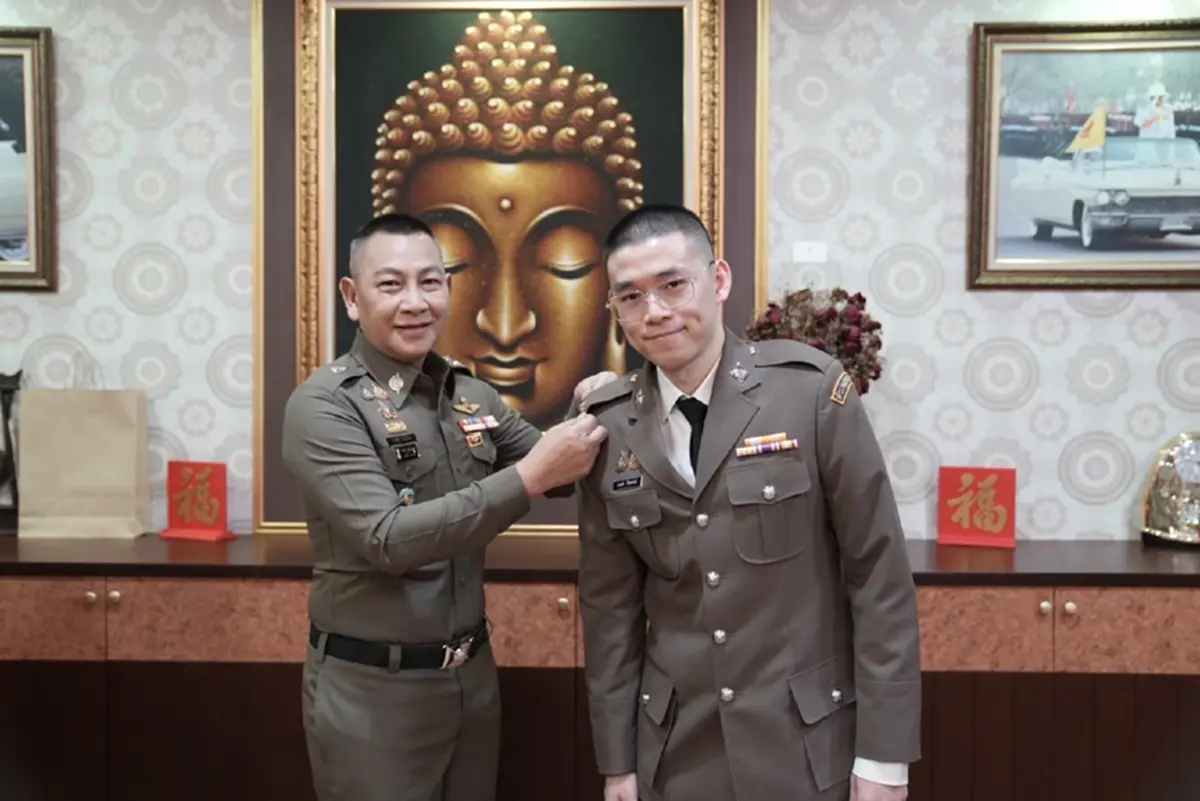 ร้องว้าว "วิว กุลวุฒิ" ติดยศร้อยตำรวจตรี เทียบเงินเดือนไม่ธรรมดา