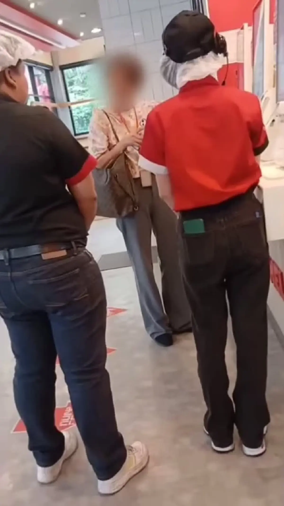 ลูกค้าฉุน พนักงานขอตรวจสลิป หลังสแกนแต่เงินไม่เข้าบัญชี