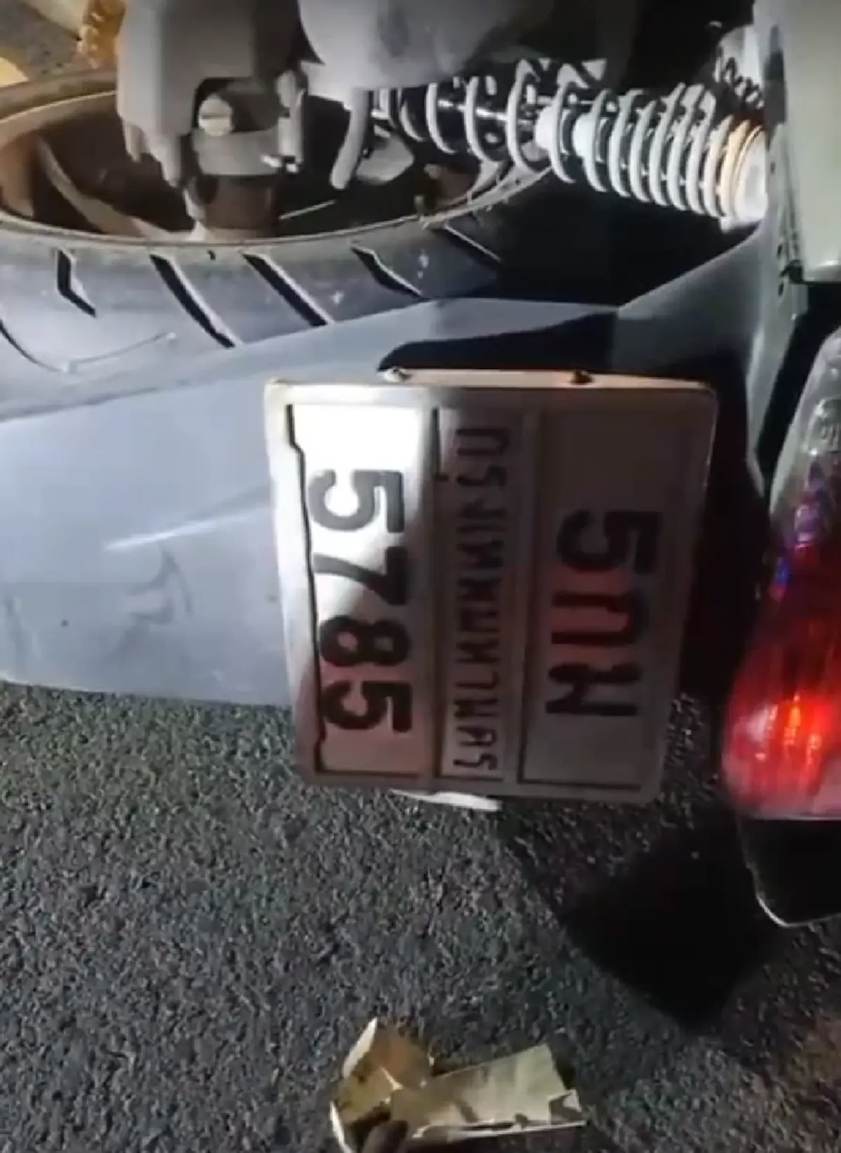 ดับอนาถ นักฟุตซอลทีมโรงเรียนดัง ขี่จยย.ชนท้ายสิบล้อเสียชีวิต