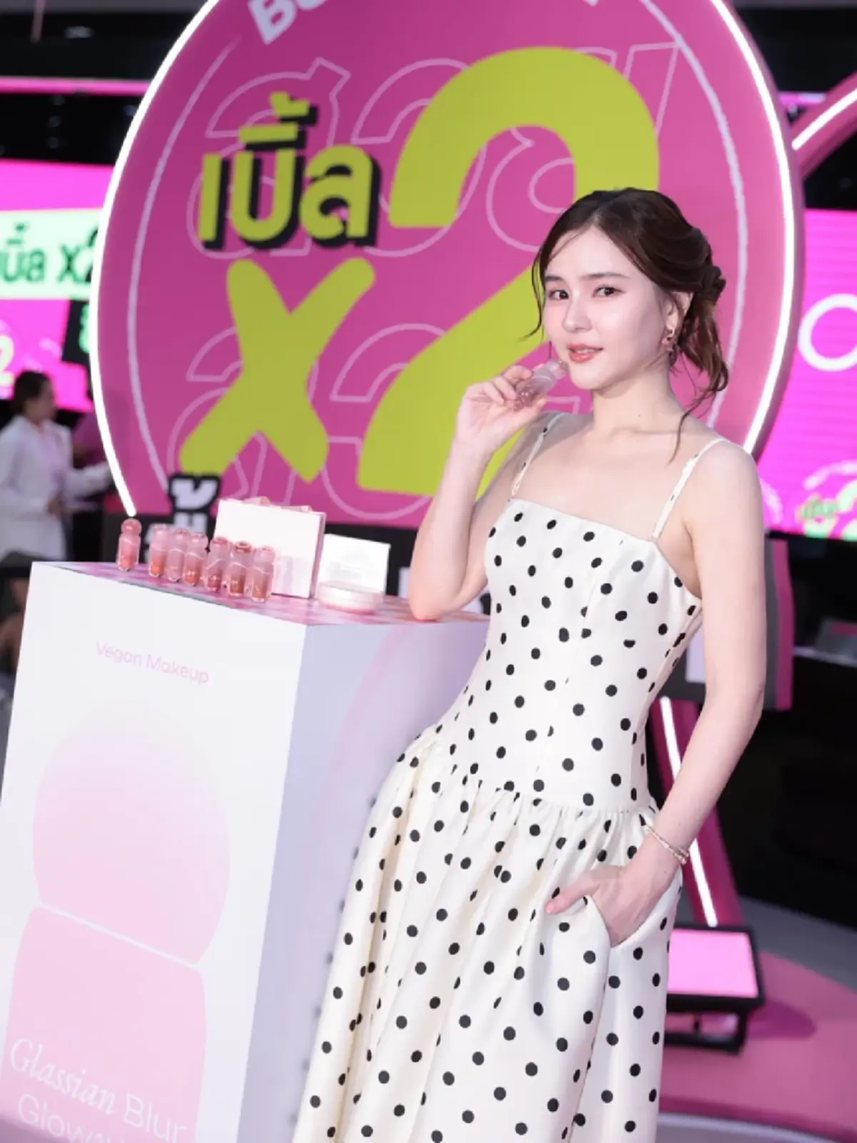 \"ออม สุชาร์\" พูดแล้ว หลังโดนโยงดาราดังฮุบกิจการ100ล้านแบบเงียบๆ