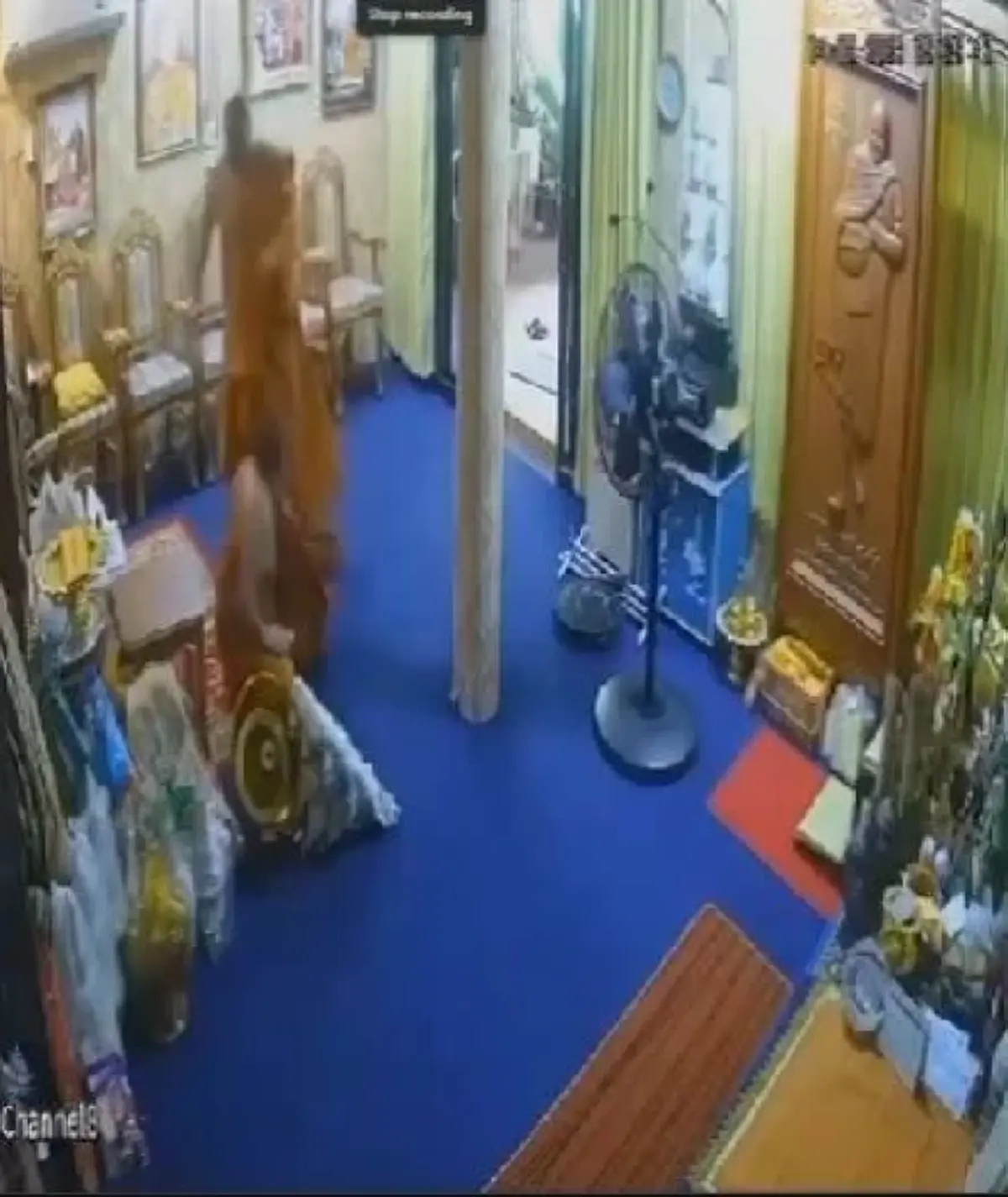 พระบวชใหม่ เห็นรุ่นพี่ฉันน้ำท่อม ไปขอย้ายวัดโดนเจ้าอาวาสยำเละ