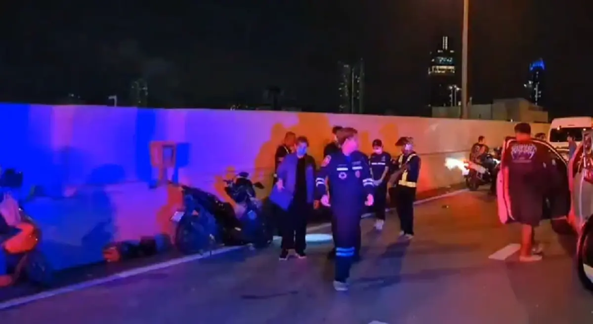 สลดหนัก หนุ่ม IT พาเมียกลับบ้าน 18 ล้อ เบรกกะทันหัน ชนดับคาที่