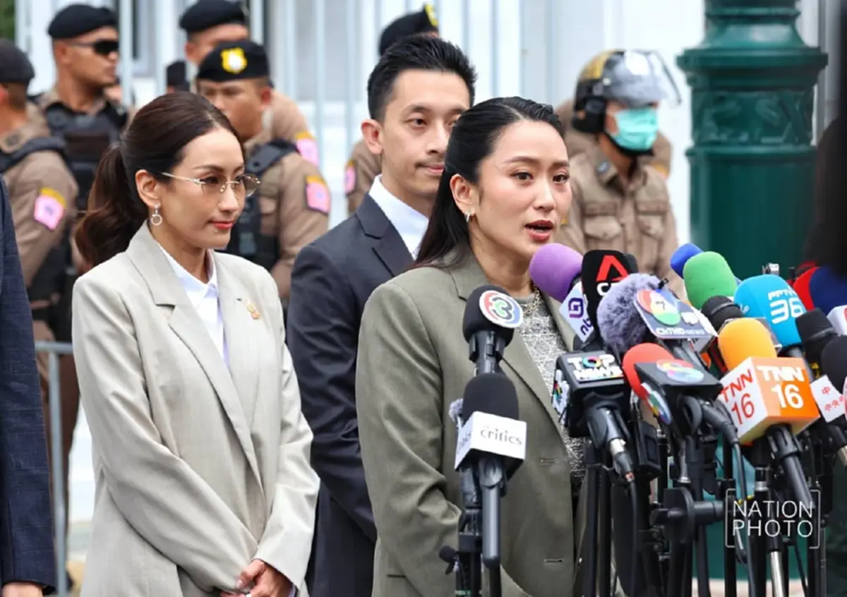 "เอม พินทองทา" เผยของที่ "ทักษิณ ชินวัตร" ให้ไว้ก่อนเข้าเรือนจำ