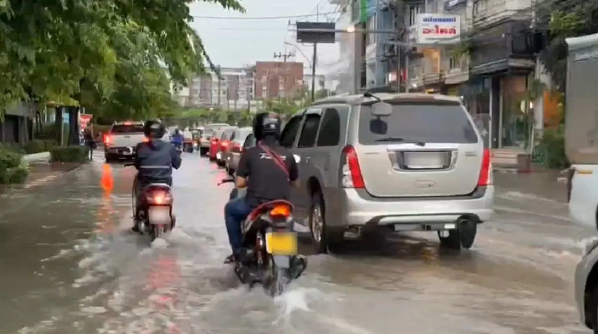เตือนฝนยังหนัก อ่วมยันพรุ่งนี้ เปิดพิกัดโดนหนักสุดร้อยละ 80