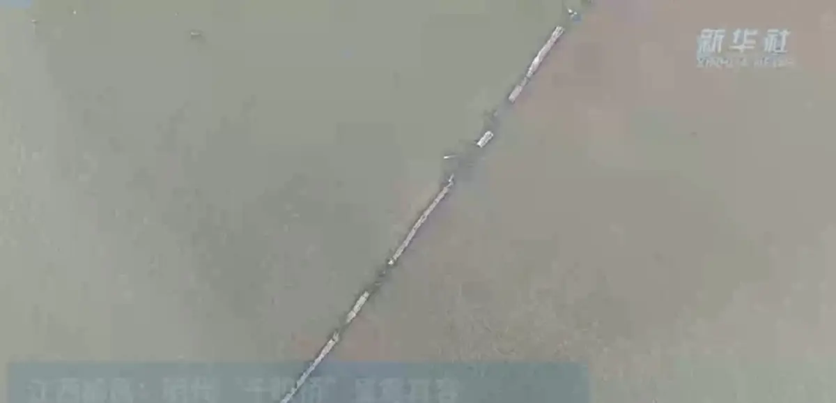 สะพานพันเนตร ยุคราชวงศ์หมิง โผล่กลางทะเลสาบจีน หลังน้ำลด