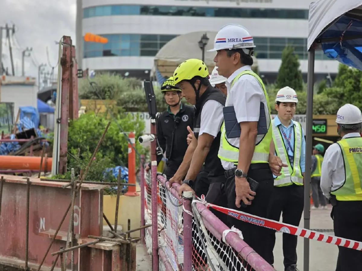 พบ"โพรงใต้ปูน"ถนนทรุดสามเสน ปรับแผนหยุดถมทรายชั่วคราว