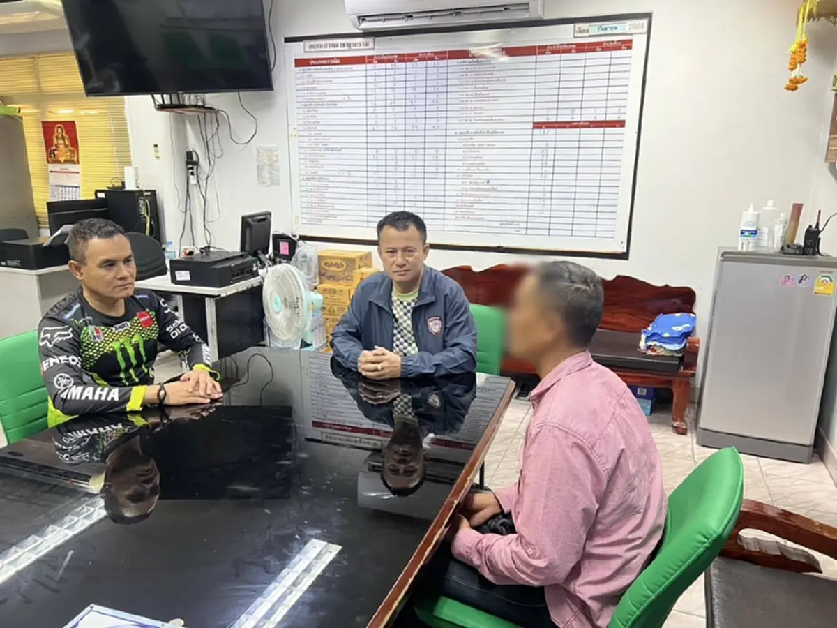 จับแล้ว อ๊อด พ่อค้าขายน้ำ กร่างอาละวาดอ้างเป็นตำรวจ สารภาพสิ้น