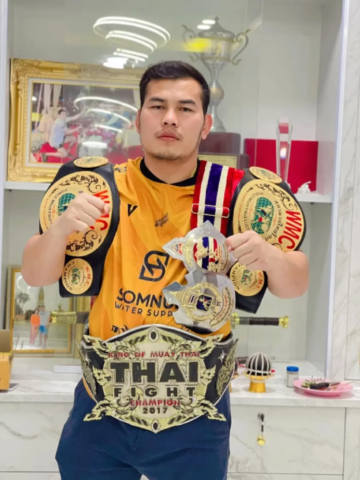 ไม่ธรรมดา "แสนสะท้าน" อดีตแชมป์โลก หลังซัดโจ๋ร่วง ปกป้องทีมงาน