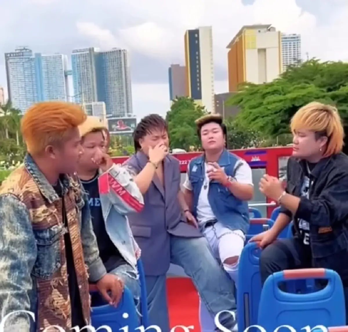 บอยแบนด์กัมพูชา ที่สาวเขมรกรี๊ดสนั่นประเทศ ยกเป็นสามีแห่งชาติ