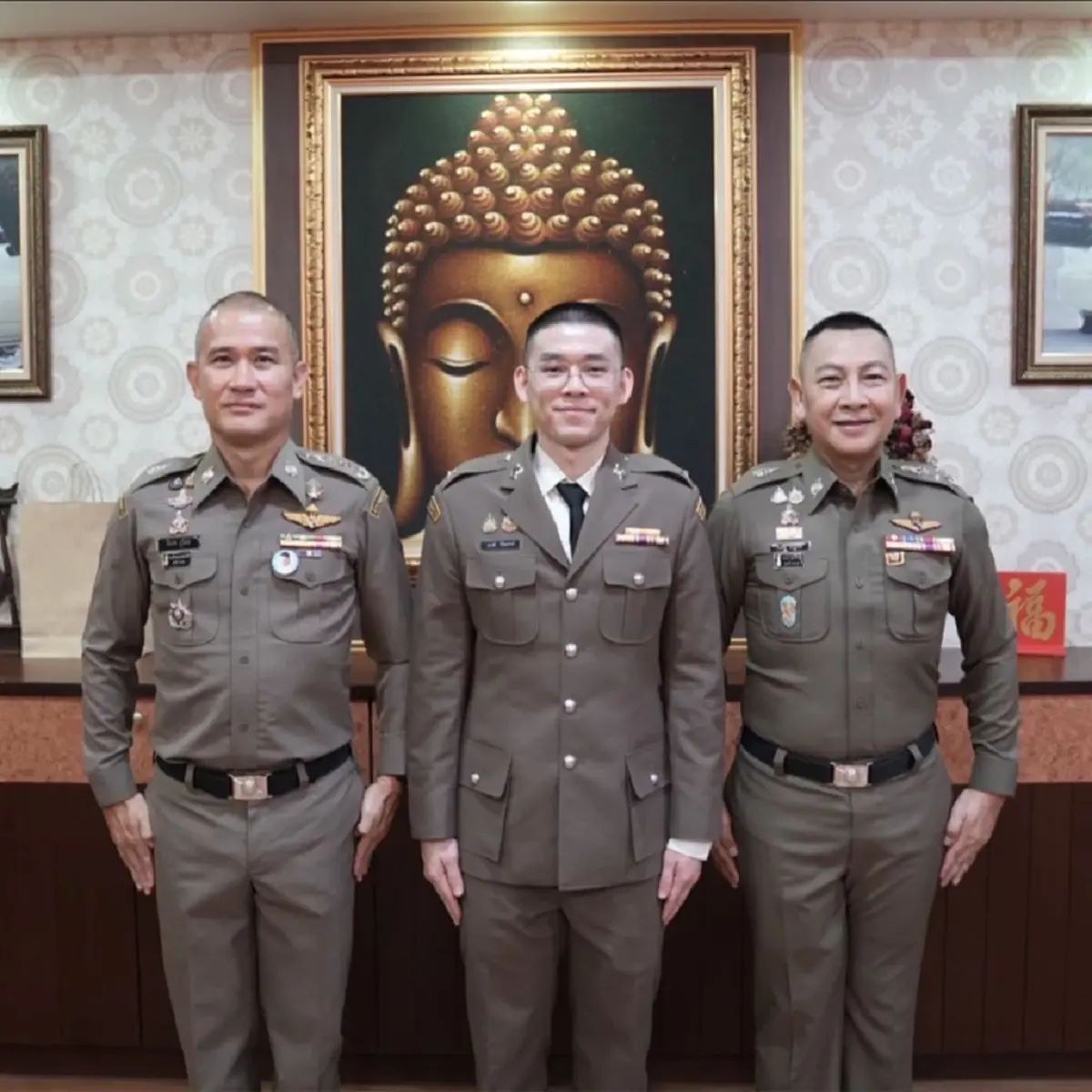 ร้องว้าว "วิว กุลวุฒิ" ติดยศร้อยตำรวจตรี เทียบเงินเดือนไม่ธรรมดา