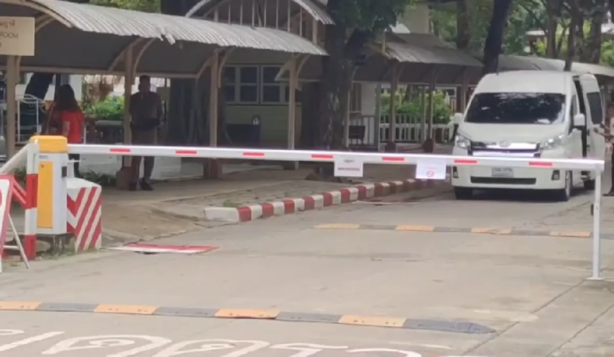 เปิดทะเบียนรถตู้ราชทัณฑ์ ย้าย "ทักษิณ" ไปเรือนจำกลางคลองเปรม