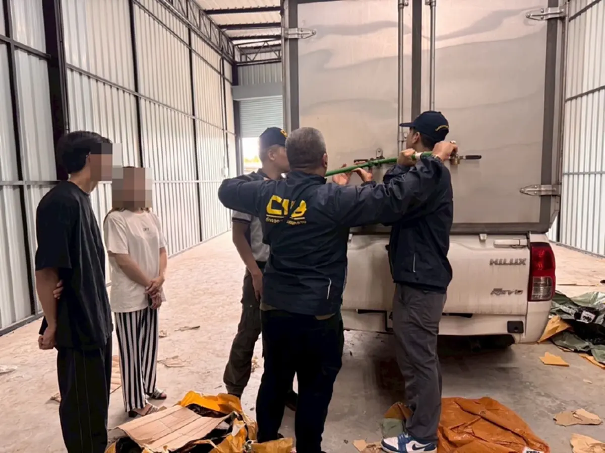 บุกทลาย แหล่งเก็บ บุหรี่ไฟฟ้า รายใหญ่ กทม. มูลค่า หลัก 10ล้าน 