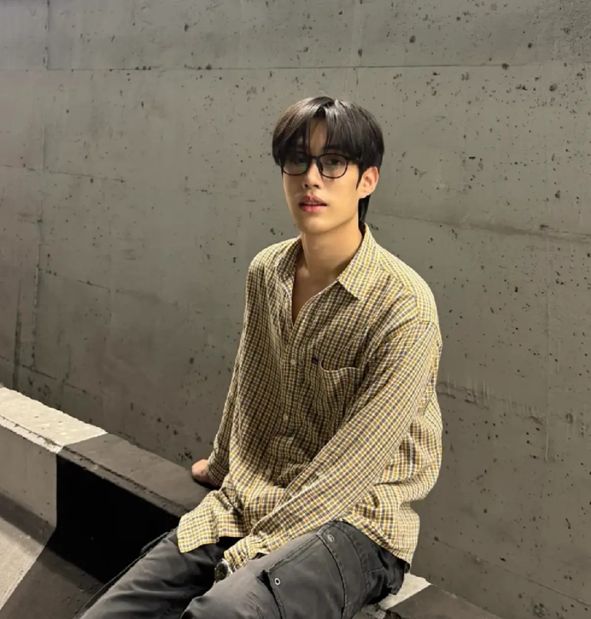 ไม่มีใครรู้ นักแสดงซีรีส์ดัง ที่แท้เป็นหลานชายท่านเรวัช