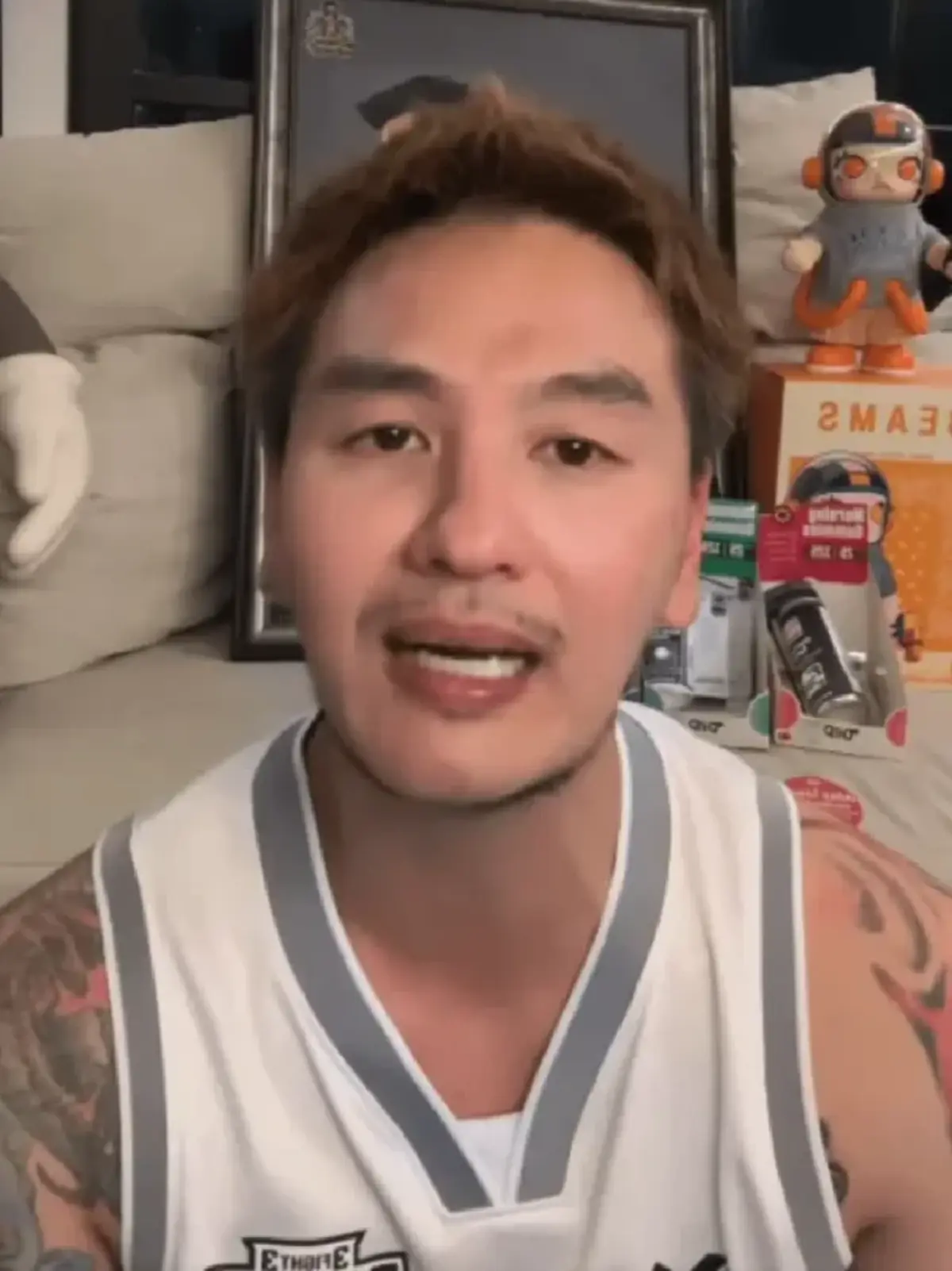 บีม ศรัณยู ไลฟ์ถามตรงๆถึง ทักษิณ ปมปริศนาชั้น 14 ไร้ภาพพักรักษา