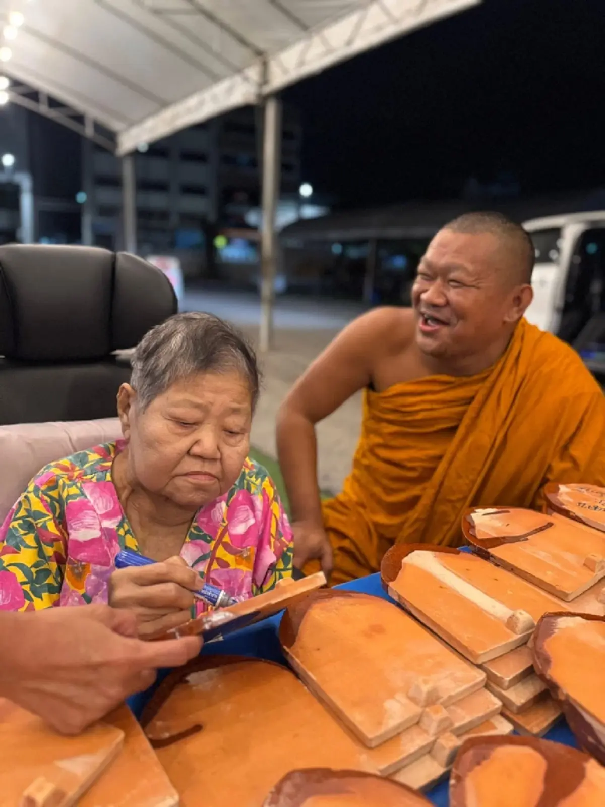 เปิดคลิปสุดท้าย เจ๊เกียว ทำบุญ 1 ล้าน มอบของให้ทหารชายแดน 