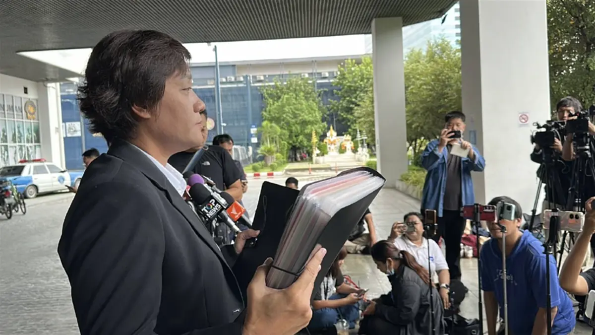 หลักฐานเด็ด สีกามัดพระดังโยกเงิน 12 ล. จากบัญชีมูลนิธิซุกต่างแดน