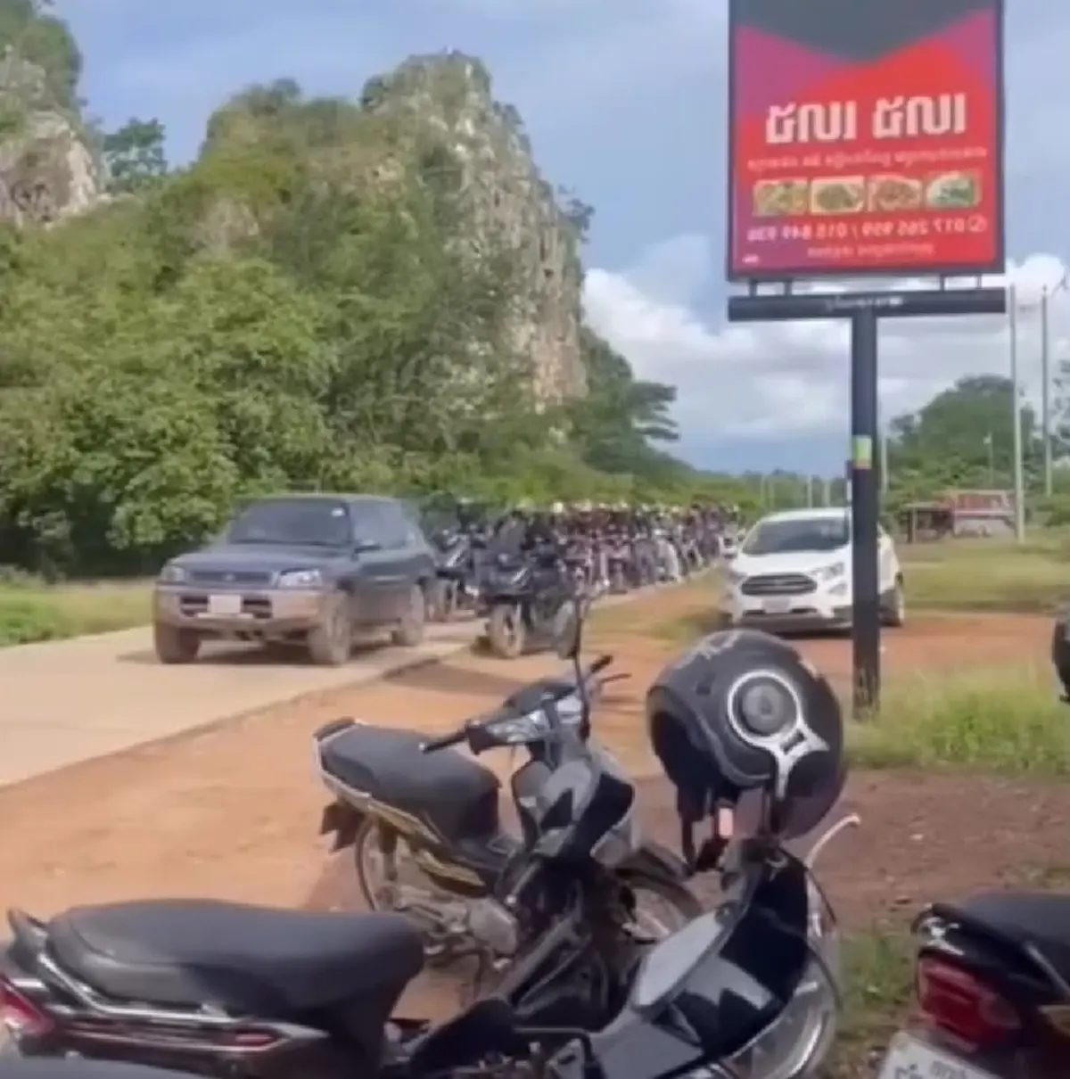 ถึงว่า มาเยอะ เขมรรวมตัวที่หนองหญ้าแก้ว เพจดังเดาเหตุผลโดนใจ