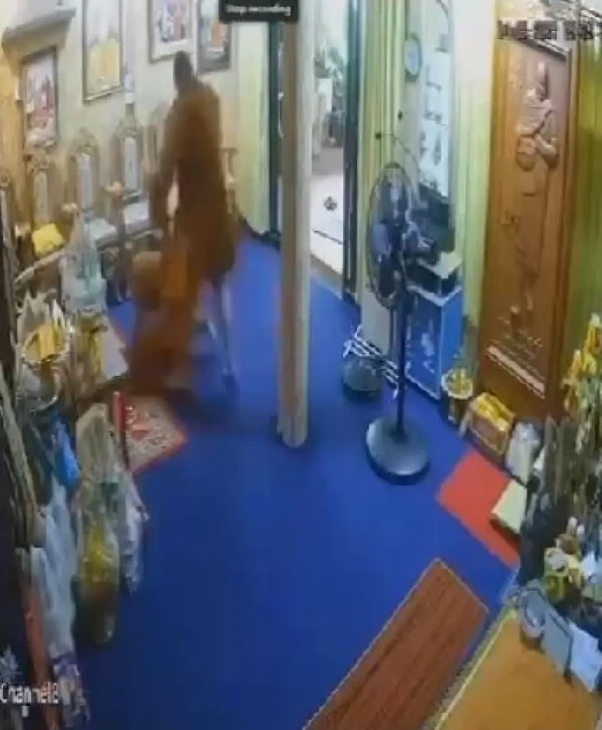 พระบวชใหม่ เห็นรุ่นพี่ฉันน้ำท่อม ไปขอย้ายวัดโดนเจ้าอาวาสยำเละ