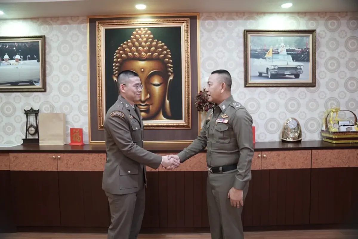 ร้องว้าว "วิว กุลวุฒิ" ติดยศร้อยตำรวจตรี เทียบเงินเดือนไม่ธรรมดา