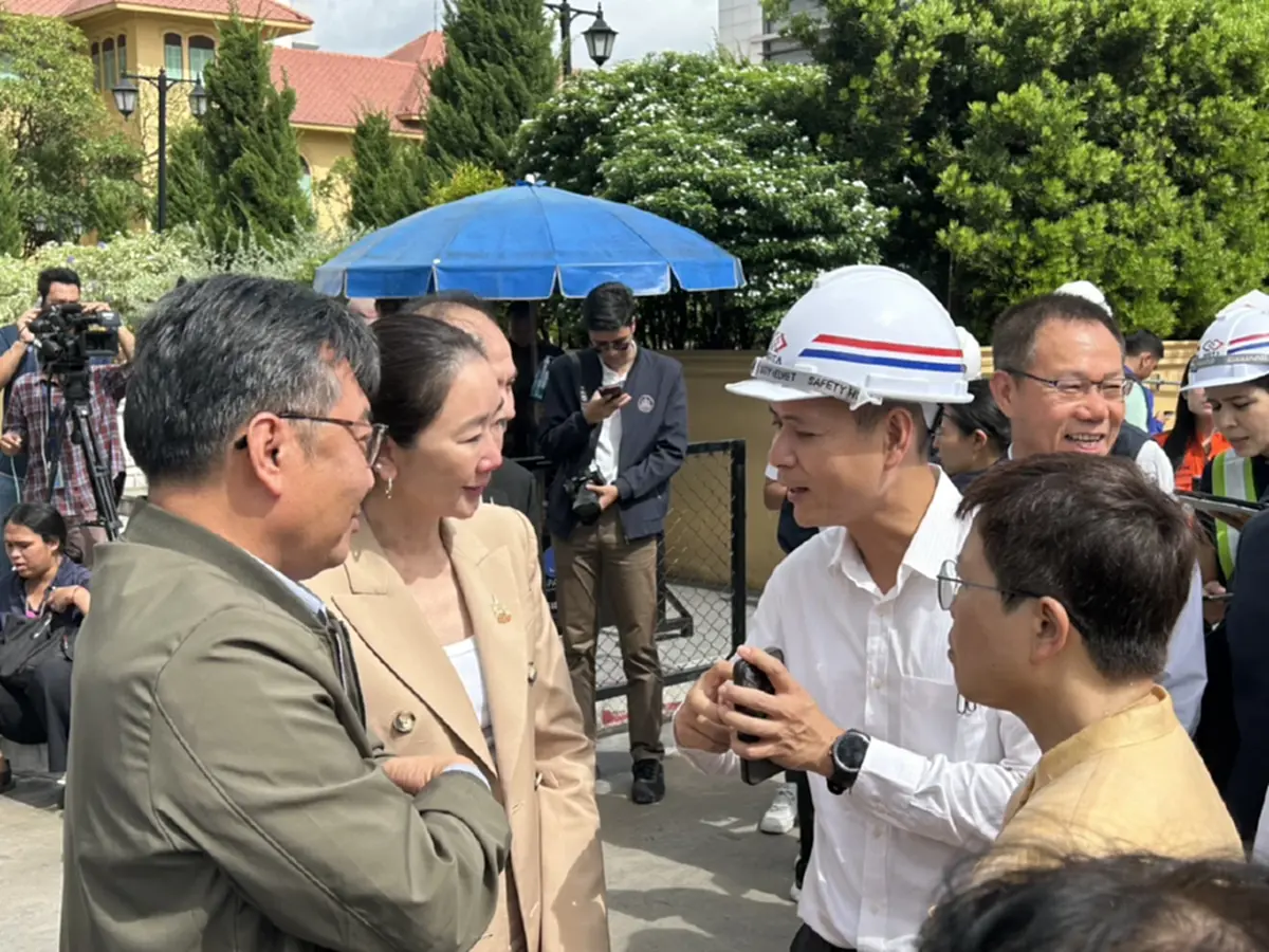 ถนนทรุด รฟม. สั่งหยุดก่อสร้างแล้ว อพยพประชาชน เร่งหาสาเหตุ