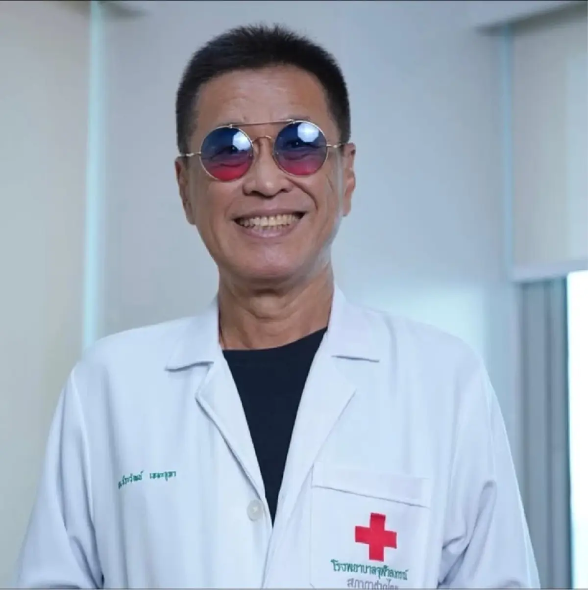 เจอกับตัว "หมอธีระวัฒน์" เล่าเรื่องสุดหลอนตอนสึนามิ ชีวิตหมอ