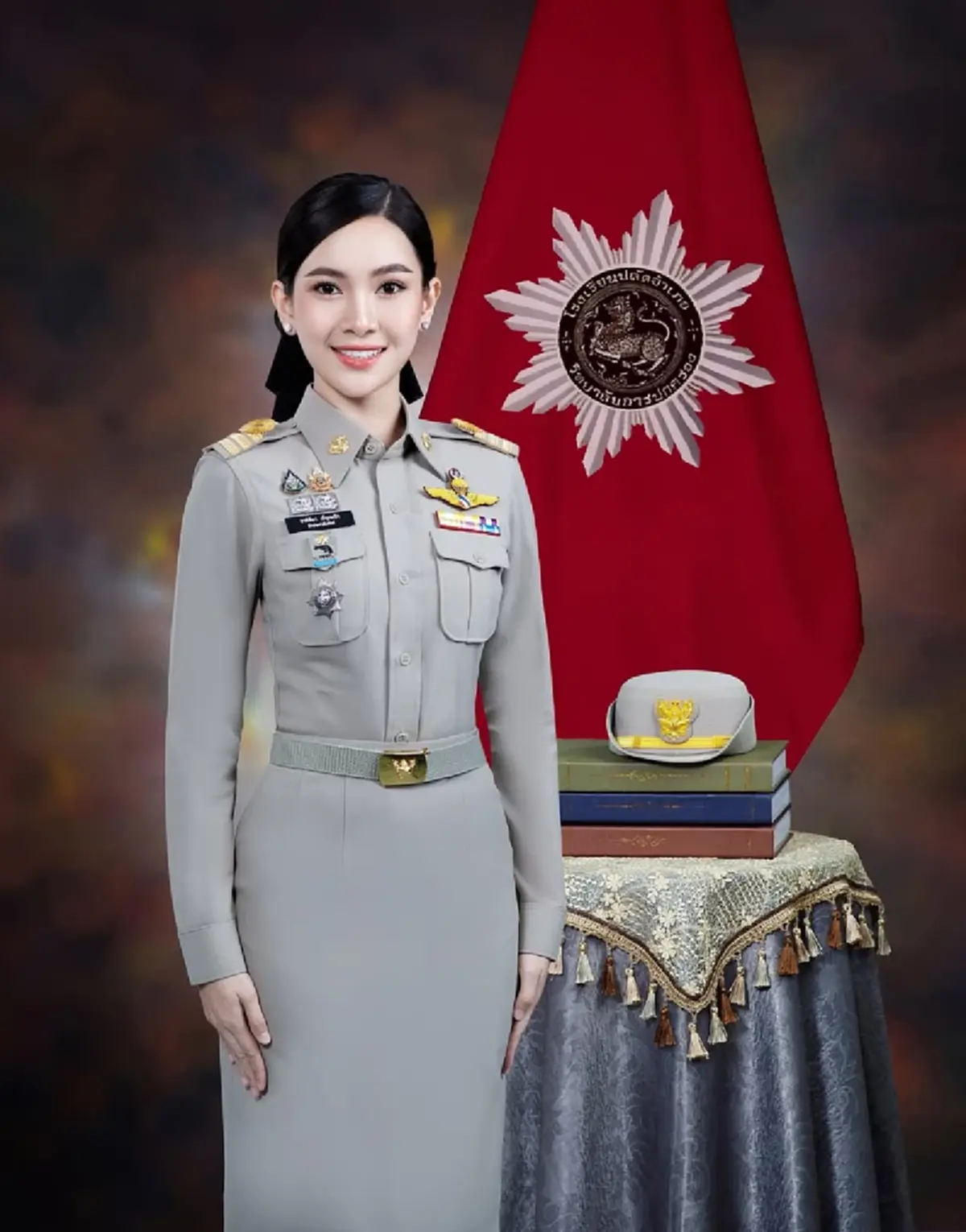 รู้จัก"ผู้กองแคท"เก่งสวยครบเครื่อง จากตำรวจสู่ปลัดอำเภอ