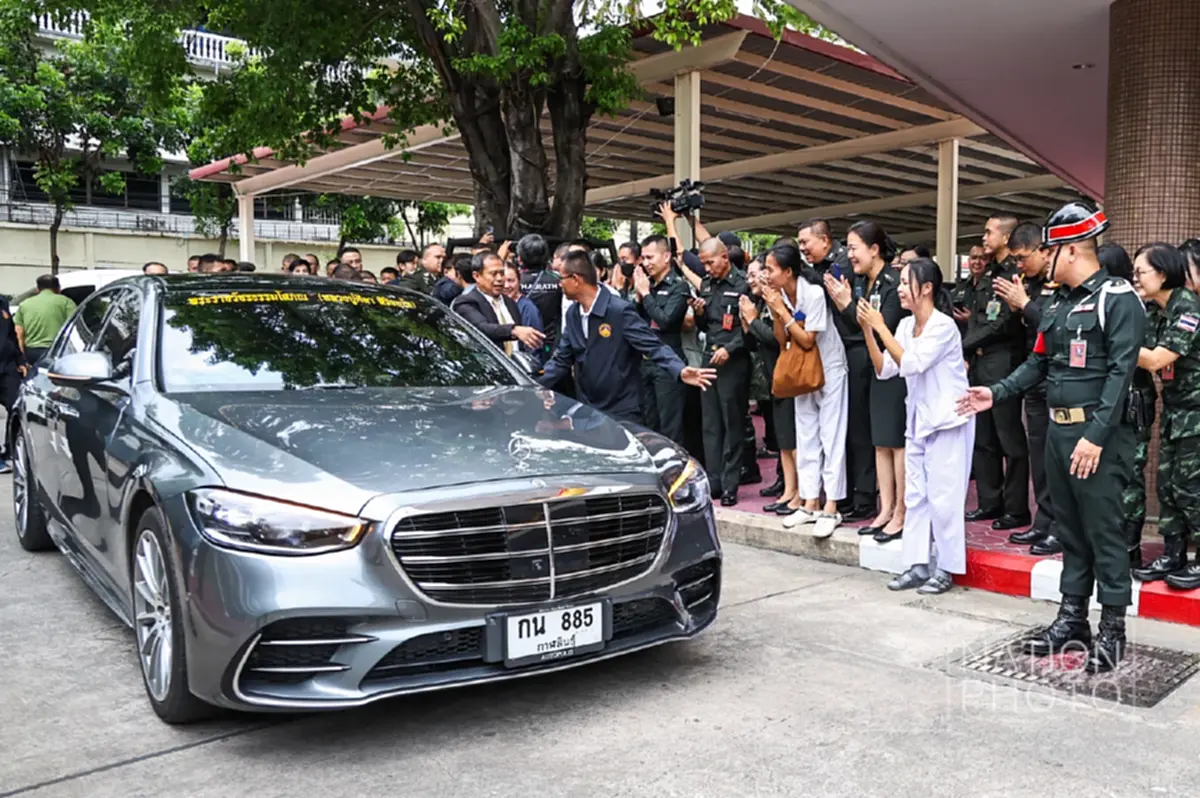 ทะเบียนรถ "หลวงปู่ศิลา" ในงานพิธีอุทิศส่วนกุศลแด่ 16 ทหารกล้า