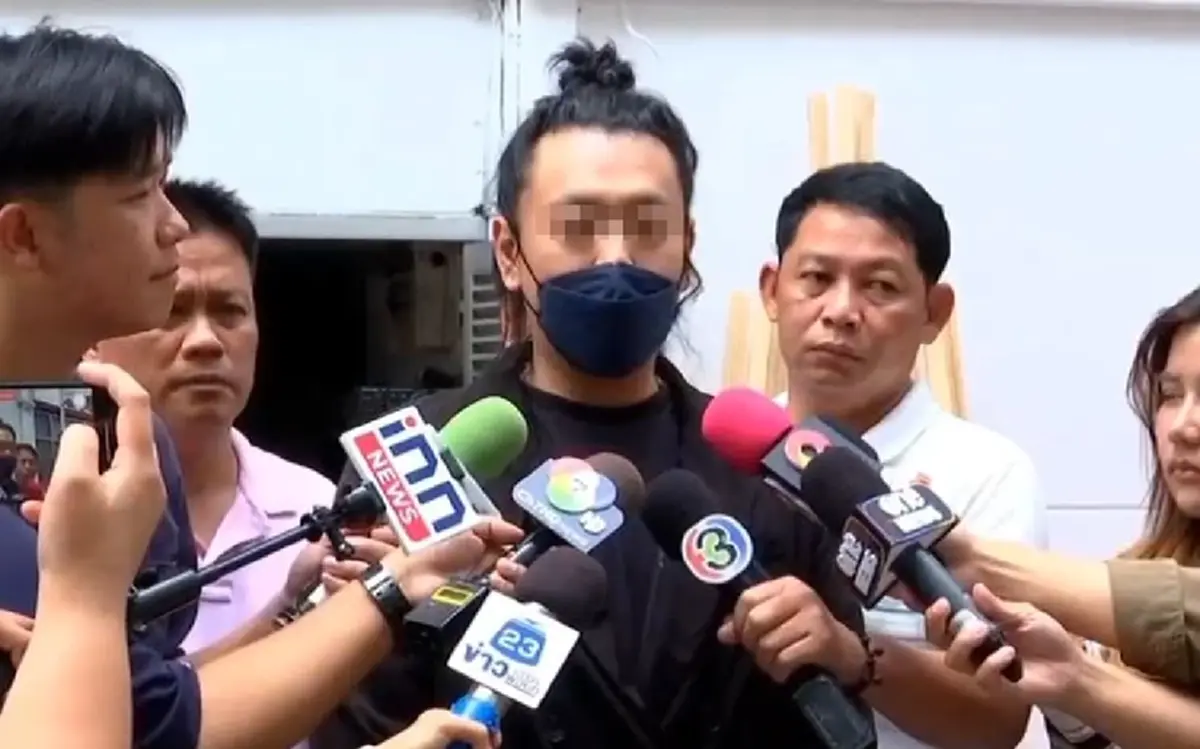 หนุ่มคลั่งสารภาพสาเหตุแท้จริง ถือมีดบุกทุบห้องเพื่อนบ้าน