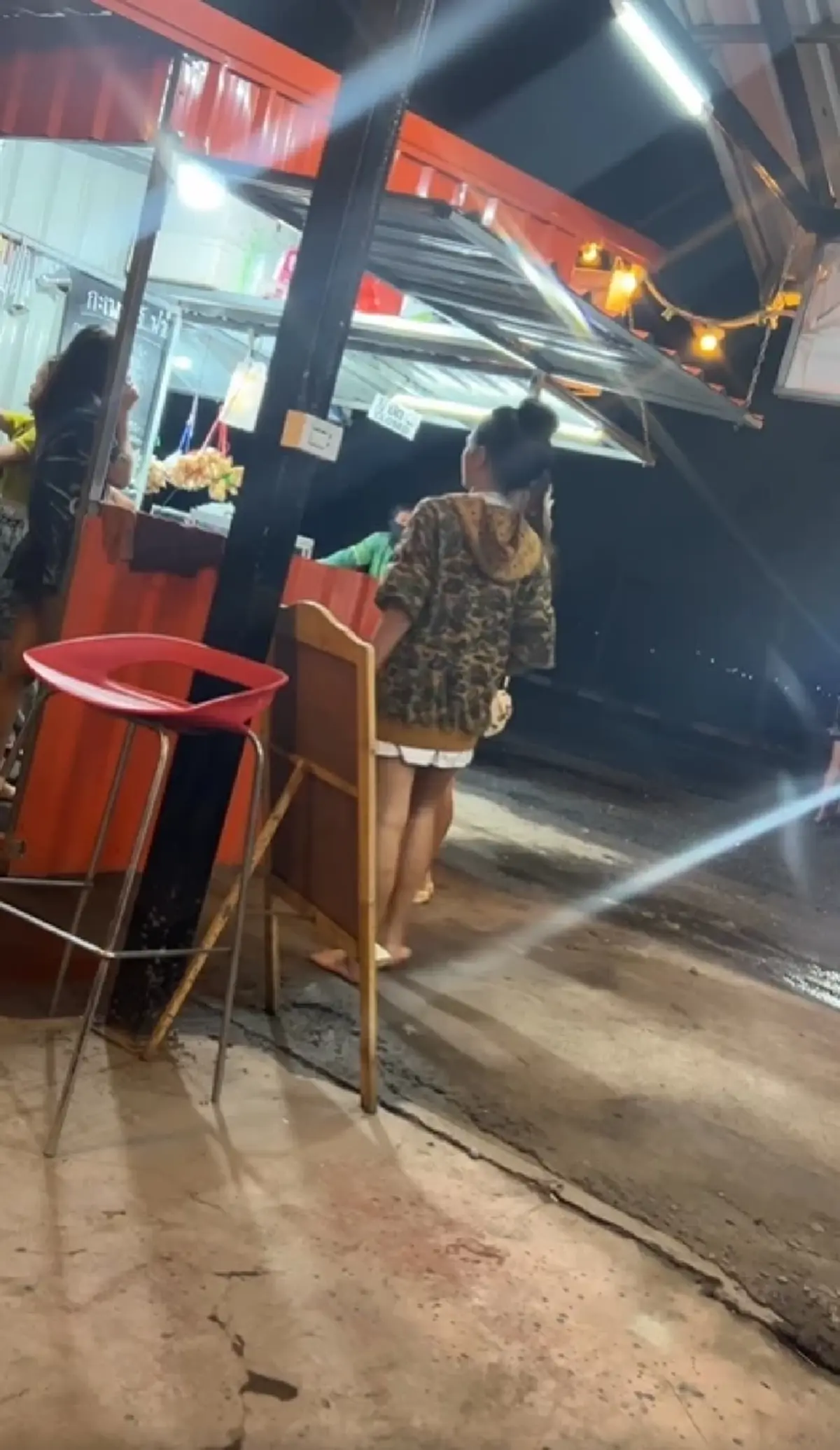 รู้แล้วสาเหตุแท้จริงสาว 16 โดนวัยรุ่นรุมจนสลบ - ฟันหัก 2 ซี่