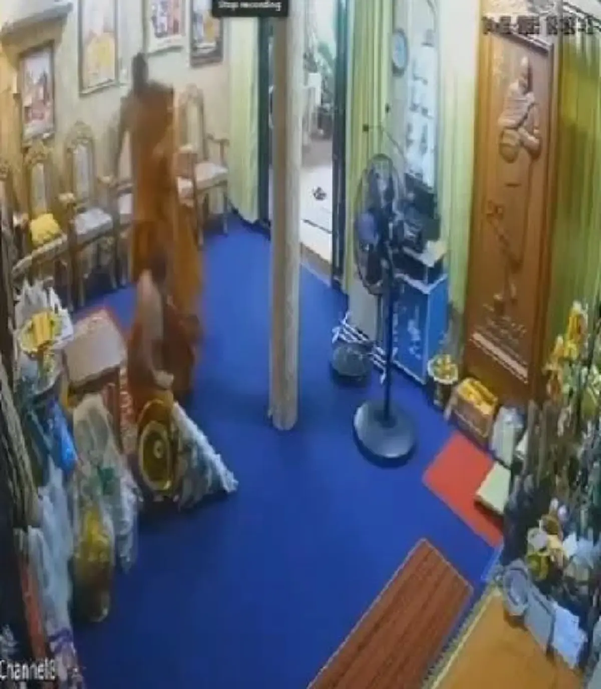 พระบวชใหม่ เห็นรุ่นพี่ฉันน้ำท่อม ไปขอย้ายวัดโดนเจ้าอาวาสยำเละ