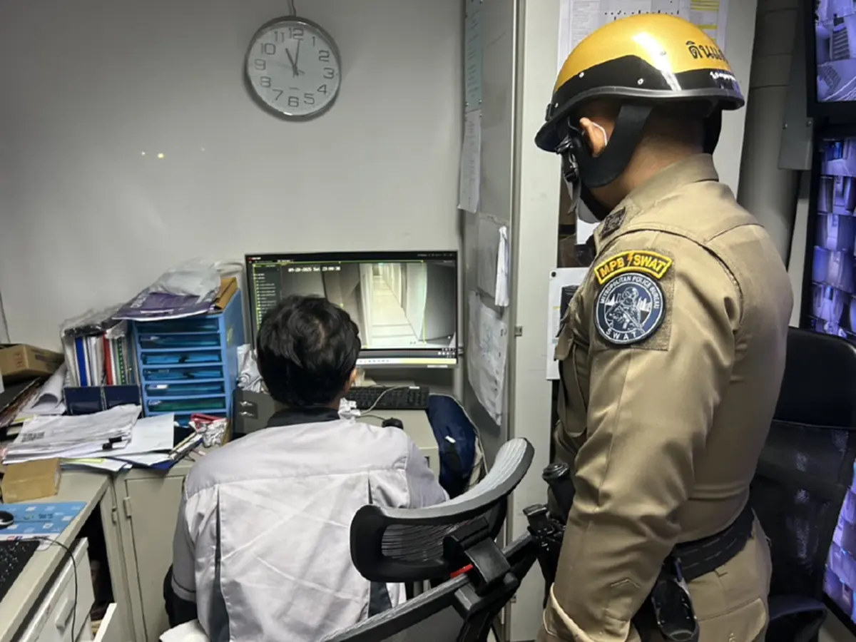 หนุ่มคลั่งสารภาพสาเหตุแท้จริง ถือมีดบุกทุบห้องเพื่อนบ้าน