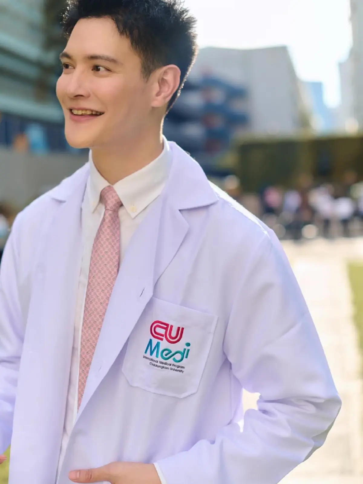 ดาราหนุ่ม ไม่ได้เป็นหมอแค่ในละครแล้ว จากนิเทศฯ สอบเข้าแพทย์จุฬาฯ