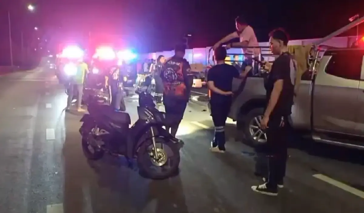 ดับอนาถ นักฟุตซอลทีมโรงเรียนดัง ขี่จยย.ชนท้ายสิบล้อเสียชีวิต