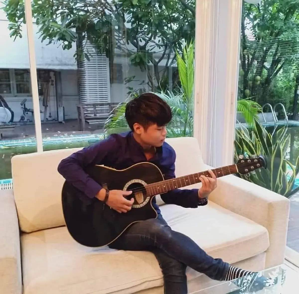 โพสต์สุดท้าย รถบัส The Voice ก่อนนั่งรถบรรทุกน้ำดื่มชนเสาไฟฟ้า