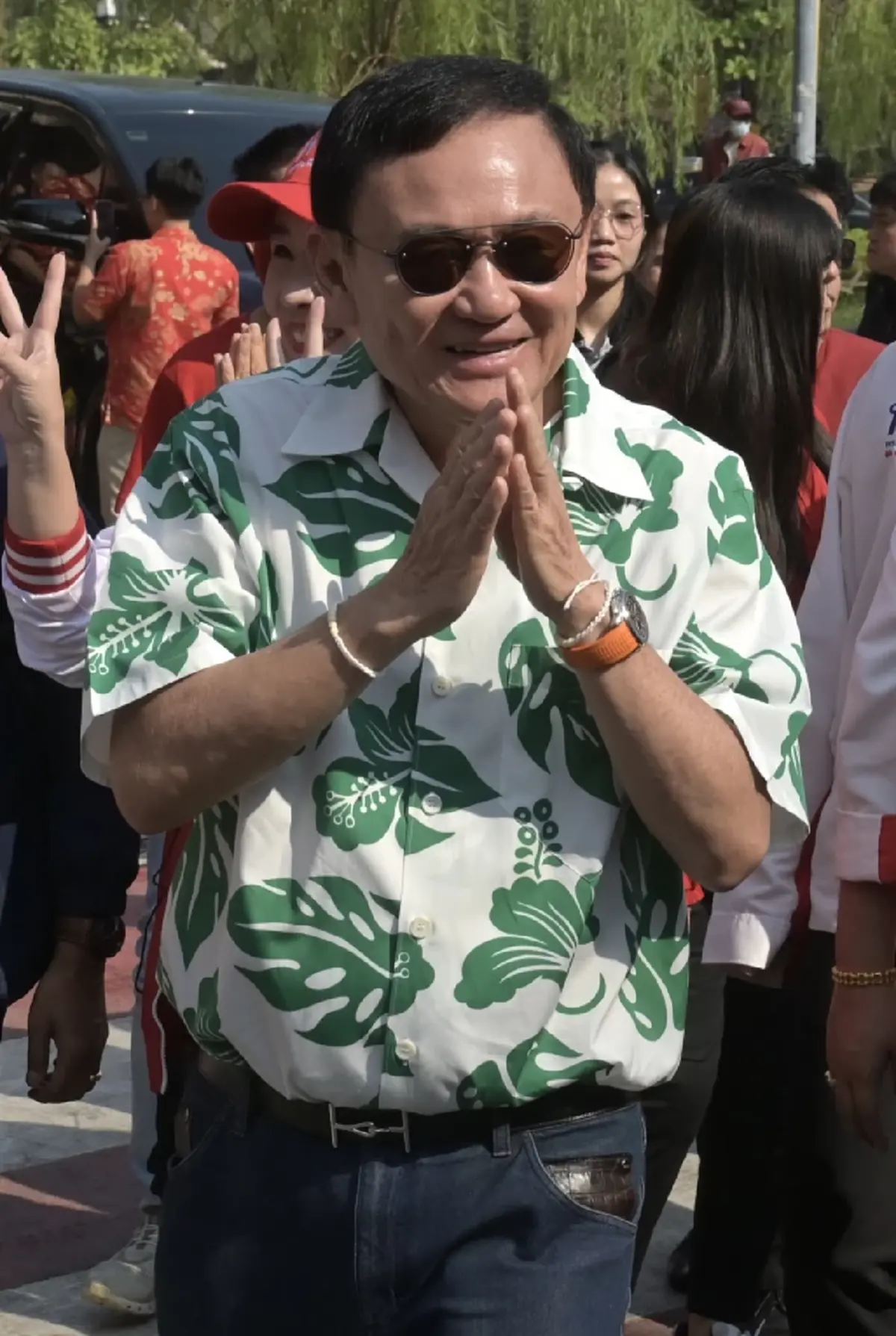 "ทักษิณ ชินวัตร" บินออกจากไทยแล้ว ก่อนศาลนัดฟังคดีชั้น 14