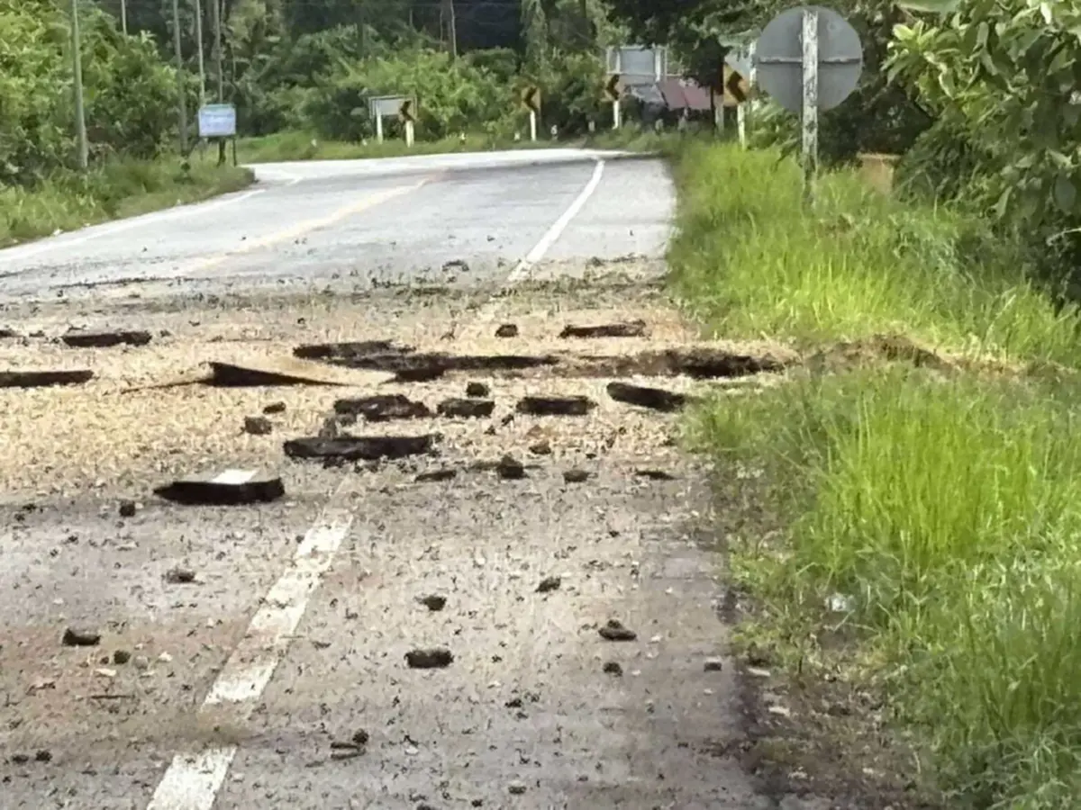 คนร้ายลอบบึ้ม รถหุ้มเกราะรีว่า ที่ อ.สุไหงปาดี ทหารพรานเจ็บ 4 นาย