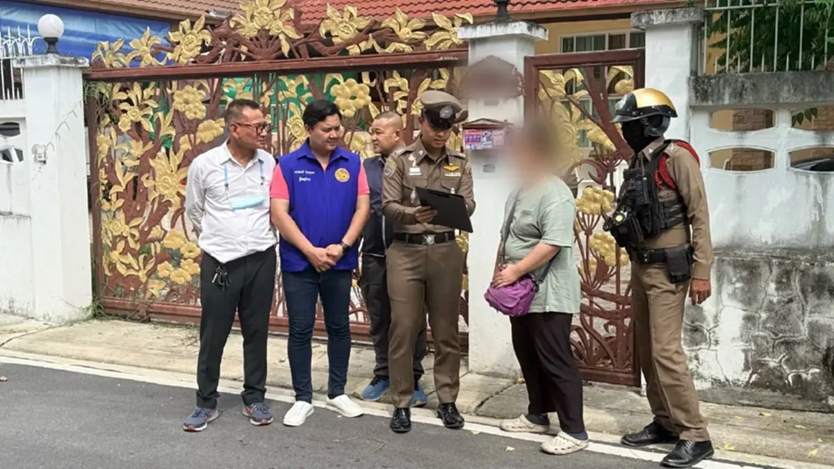 บุกทลายหูฟังปลอมพร้อมอุปกรณ์มือถือ ย่านบางพลี มูลค่ากว่า 20 ล้าน