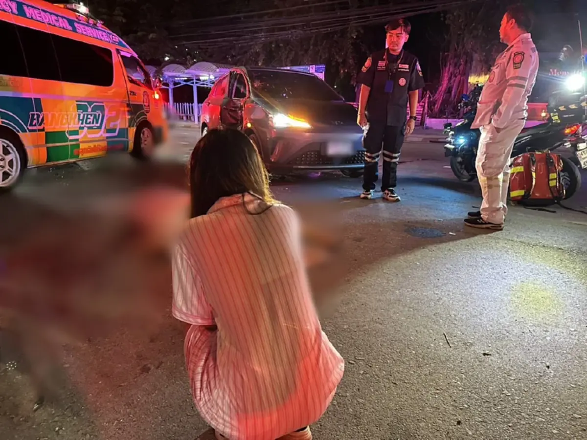 สลด 2 นักศึกษา ม.ดัง ขี่จยย.กลับหอ ถูกเก๋งเปลี่ยนเลนชน ดับ 1 สาหัส 1