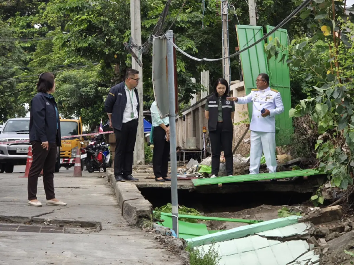 ระทึกอีก บางคอแหลม ถนนทรุดตัว 26 เมตร หน้าการไฟฟ้ายานนาวา 